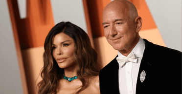 Дружина мільярдера Безоса показала годинник за мільйони, який отримала на весілля (фото)