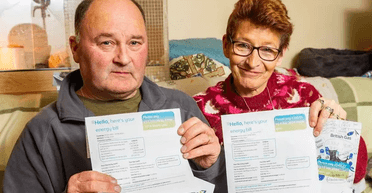 Боялися вмикати світло: подружжя отримало величезний рахунок за електроенергію та газ (фото)