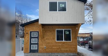 Недорого и качественно: мужчина собственными руками возвел дом мечты за копейки (фото)