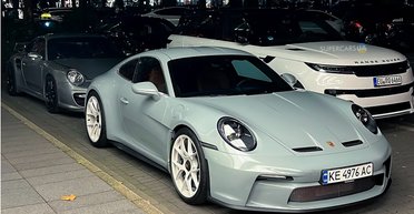 В Германии заметили редкие коллекционные Porsche на украинских номерах (фото)