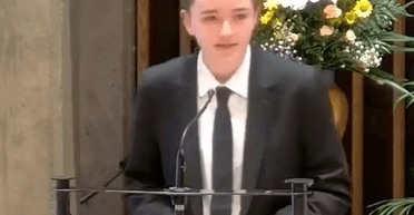 Більше не дівчинка: дочка Бена Аффлека з'явилася в чоловічому костюмі та назвала своє нове ім'я