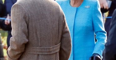 Королева Камілла зʼявилася на публіці з брошкою покійної Єлизавети ІІ (фото)