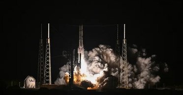 Нова ракета-носій відправила перший за 50 років посадковий апарат США на Місяць (відео)