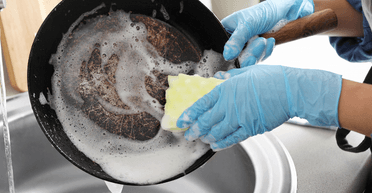 Как легко очистить сковороду от нагара с помощью простых средств