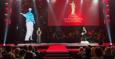 Старт в Оперном. В Одессе открылся кинофестиваль