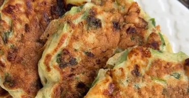 Оладки з цибулі: як приготувати смачну та корисну страву для тих, хто худне