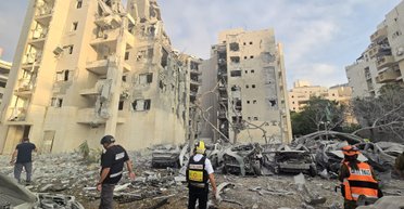 Иран атаковал Израиль баллистическими ракетами: соблюдают ли страны режим перемирия (фото)