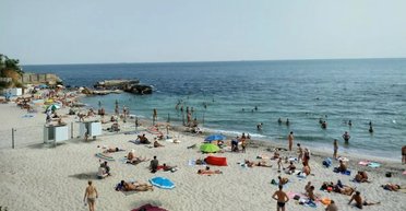 В Португалии через день открыли пляж, после посещения которого заболели более 100 человек: что стало причиной