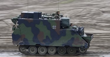 Литва додатково поставила Україні гусеничні командно-штабні бронемашини М577