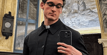 Стал на путь греха: "самый красивый священник" снялся в рекламе и разозлил верующих (фото)