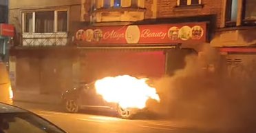 В Бельгии в новогоднюю ночь сожгли 60 авто: полиция арестовала 159 человек (видео)