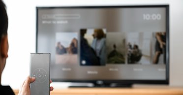 Смарт-телевизоры "шпионят" за владельцами: 5 настроек, которые лучше изменить