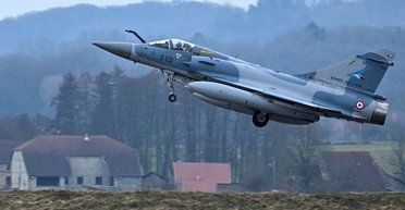 Франция подготовит 24 летчика для истребителей Mirage 2000-5, — СМИ