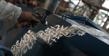 Будет уничтожать российский флот: крымскотатарский художник расписал надводный дрон Magura (видео)