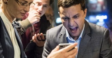 Государство в двух смартфонах. Ролевые переходы новой украинской элите пока даются с трудом