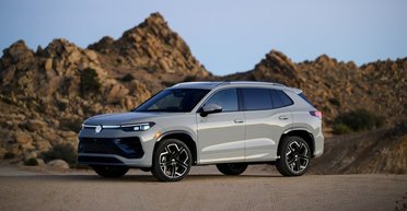 Новый Volkswagen Tiguan получил семейную версию с большим багажником (фото, видео)