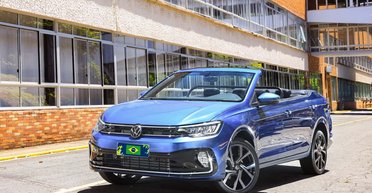 Недорогой седан Volkswagen Polo превратили в оригинальный парадный кабриолет (фото)