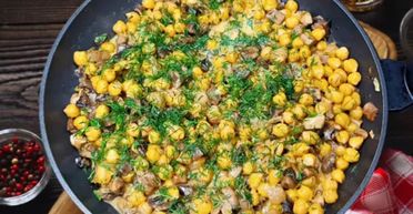 Нут із грибами у вершковому соусі: рецепт для ситної сімейної вечері