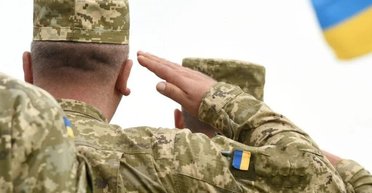 Українські військові при звільненні можуть розраховувати на виплати: що саме належить