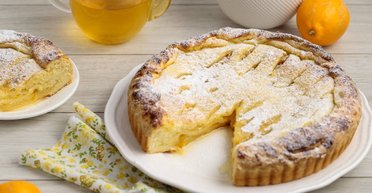 Можно приготовить на праздничный стол: рецепт пирога с лимоном