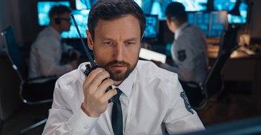 Шпионаж не будет прежним: "сверхсекретную" связь для военных и политиков взломали за минуту