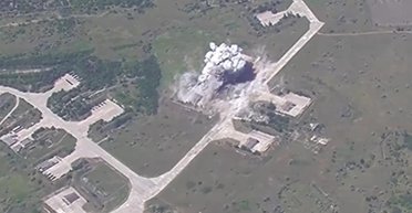 Удары РФ по самолетам и ЗРК: в ВСУ говорят, что проявили хитрость и спасли технику (видео)