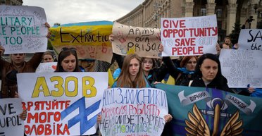 "Обменный фонд". Что и кого запросит Россия взамен бойцов с "Азовстали"