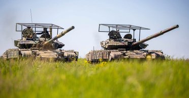 Ставят "мангалы" на советские Т-64: в Приднестровье решили защитить танки от дронов (фото)