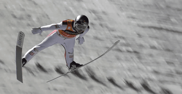 "Чрезвычайная глупость": австрийского прыгуна дисквалифицировали на Олимпиаде-2026 из-за ботинок