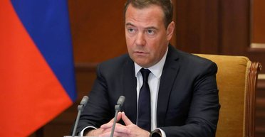 "Бомбосховище не врятує": Медведєв погрожує ядерною зброєю Зеленському та США