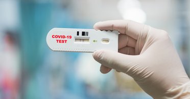 В Україні зросла смертність від COVID-19: у МОЗ відповіли, чи буде карантин через нові штами