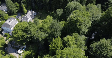 Пара не может продать роскошную виллу из-за "убийственного" живописного места рядом (фото)