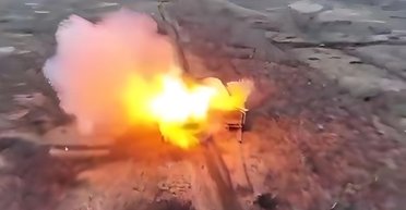 Одним скидом відразу два танки: ЗСУ підпалили російські Т-80БВМ на Донбасі (фото, відео)