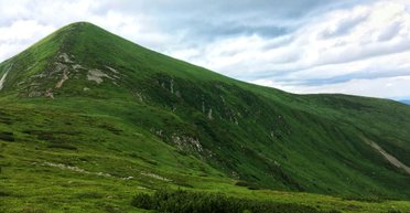 Один из самых легких маршрутов: как подняться на самую высокую вершину Украины Говерлу