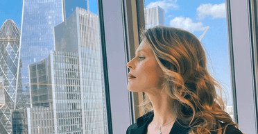 "Этот мужчина принадлежит мне": Фреймут пристыдила иностранца в смешной футболке