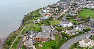 На продажу выставили женский монастырь с 27 спальнями и видом на море (фото)