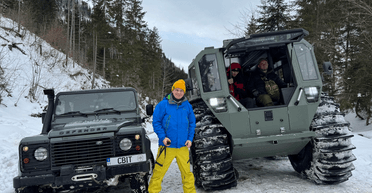 "Реклама вбивства Карпат": Комаров потрапив у скандал через їзду на джипах у горах