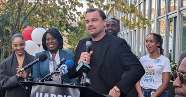 Роберт Де Ниро обругал Трампа на митинге в поддержку Харрис: ее поддержали Ди Каприо и Томпсон