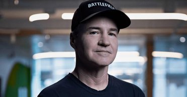 Віцепрезидент EA Вінс Зампелла загинув у автокатастрофі: подробиці