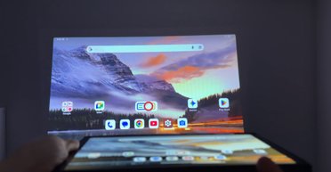 Android-планшет з яскравим проектором перевірили в дії: огляд Tank Pad Ultra (відео)