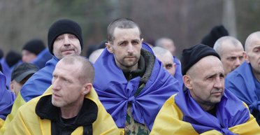 Украина вернула из российского плена 300 военных и двух гражданских (фото)