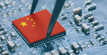 Как Китаю под санкциями удалось создать ИИ "на коленке" и обогнать США