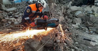 Вибух на заправці в Махачкалі: кількість жертв зросла до 27, під завалами шукають людей (відео)