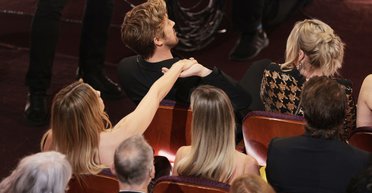 Самое трогательное фото "Оскара": Райан Гослинг и Марго Робби держались за руки на церемонии