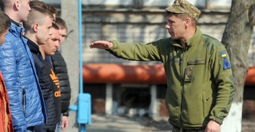 Примус та обмеження. Чому законопроєкт про мобілізацію не вирішує проблем з нею