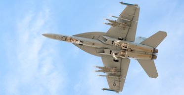 От ракет до БПЛА: истребитель Super Hornet перехватил йеменские цели над Красным морем