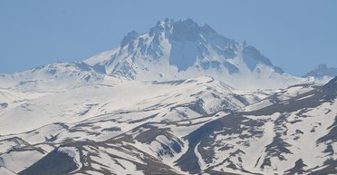 Древний храм прятался в горах Турции: он больше 10 футбольных полей (фото)