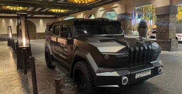 1500 сил и кожа аллигатора: на продажу выставили брутальный латвийский внедорожник (фото)