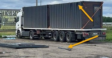 "Как домик с солнечными панелями": росСМИ рассказали о контейнерах, откуда FPV-дроны летели по аэродромам (фото)