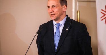 Министр иностранных дел Польши привез в США "шахед", который сбили бойцы ВСУ (видео)